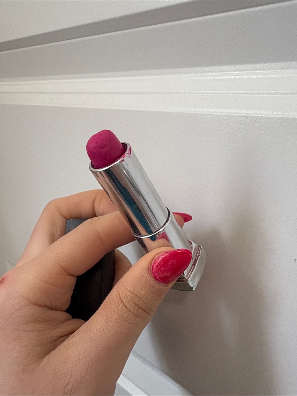 Maybelline Hot Pink Cream Lipstick